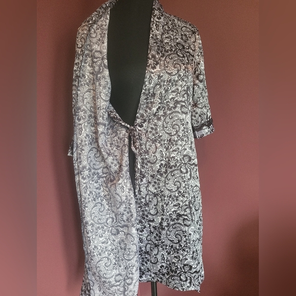Silky Robe with Lace Trims, Like New - Picture 3 of 9